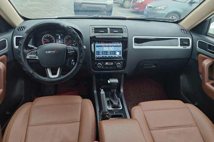 Used Yema T70 2015 Revised 1.8T CVT Elegant Version Interior 2