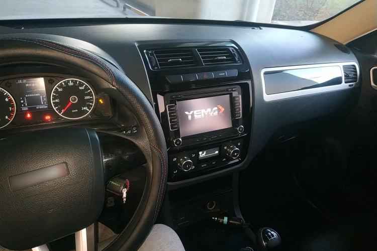 Used Yema T70 2015 1.8L Manual Elite Model Interior 2
