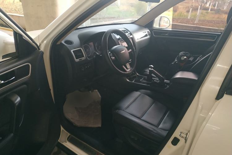 Used Yema T70 2015 1.8L Manual Elite Model Interior 3