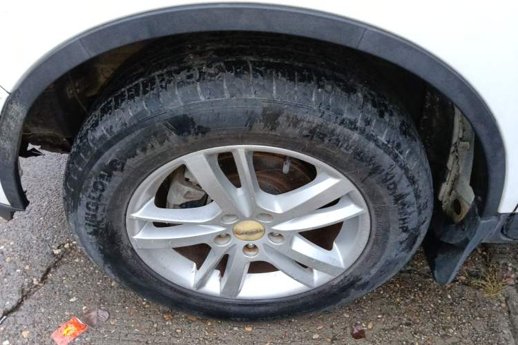 Used Yema T70 2015 Revised 1.8T CVT Elegant Version Left Front Wheel Hub
