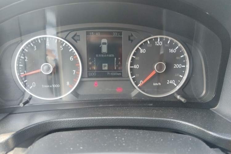 Used Yema T70 2015 1.8T CVT Smart Model Odometer Close Up