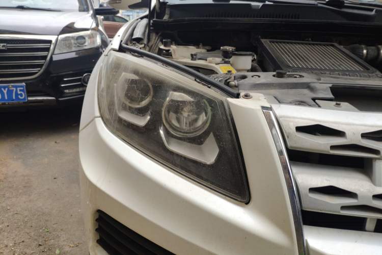 Used Yema T70 2015 Revised 1.8T CVT Elegant Version Right Front Headlight