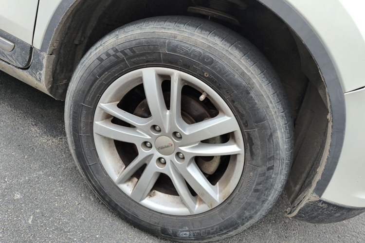 Used Yema T70 2015 Revised 1.8L Manual Elite Version Right Front Wheel Hub