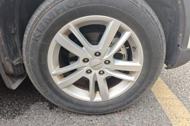 Used Yema T70 2015 Revised 1.8L Manual Elite Version Right Front Wheel Hub