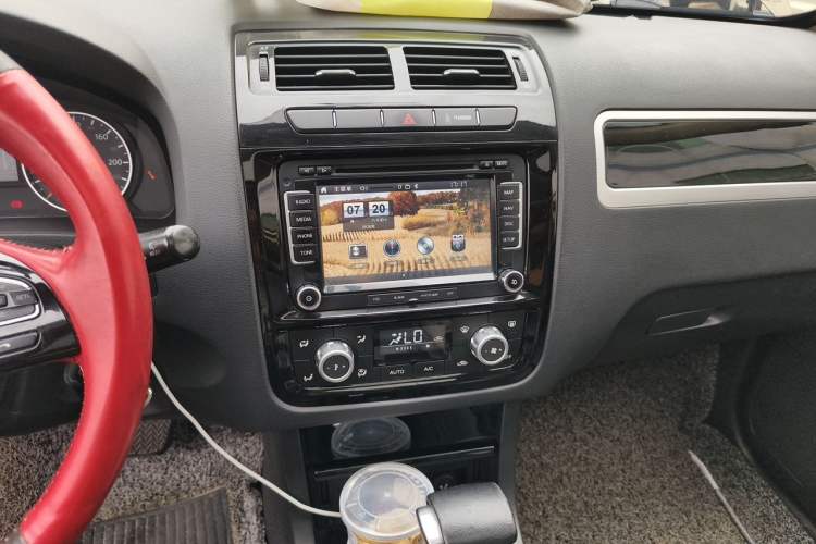 Used Yema T70 2015 1.8T CVT Flagship Model Audio And AC Panel