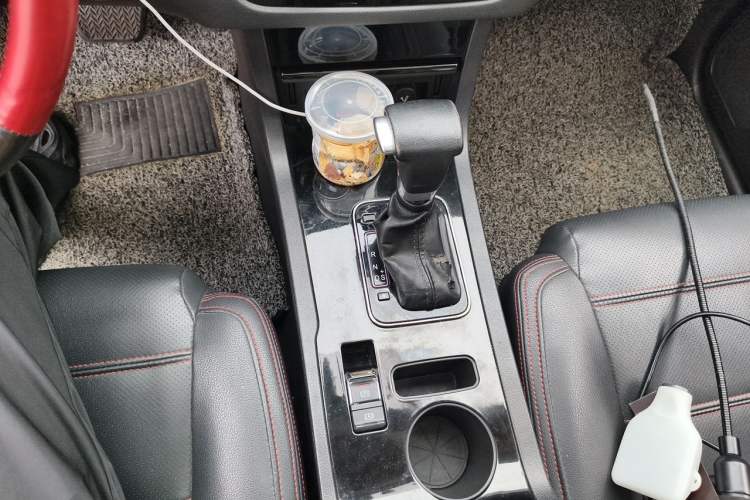 Used Yema T70 2015 1.8T CVT Flagship Model Gear Lever