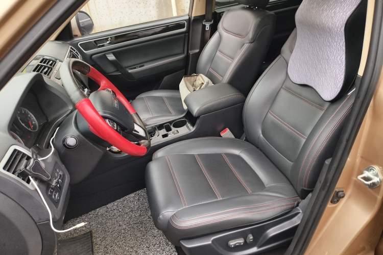 Used Yema T70 2015 1.8T CVT Flagship Model Left Front Seat