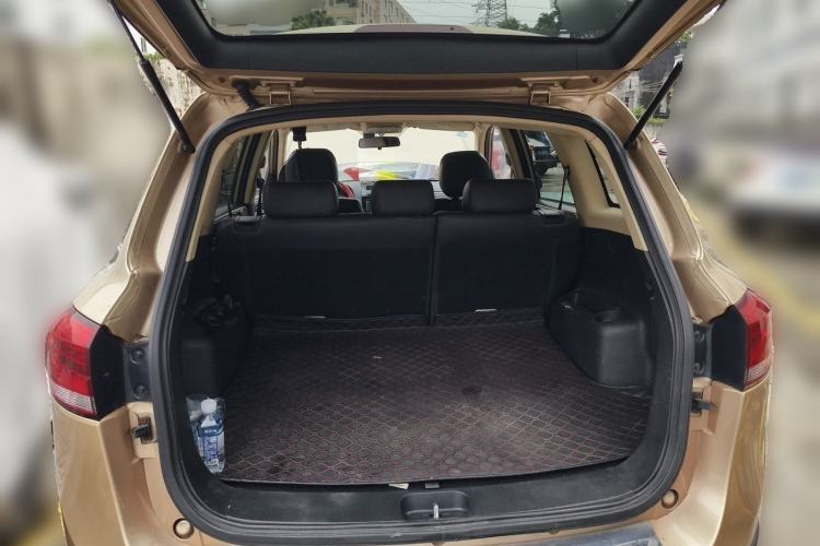 Used Yema T70 2015 1.8T CVT Flagship Model Trunk