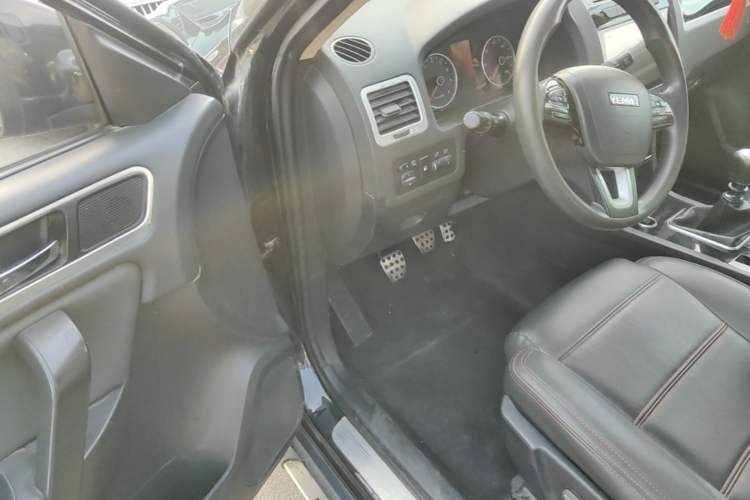 Used Yema T70 2016 Upgraded Model 1.5T Manual Luxury Version Driver Seat