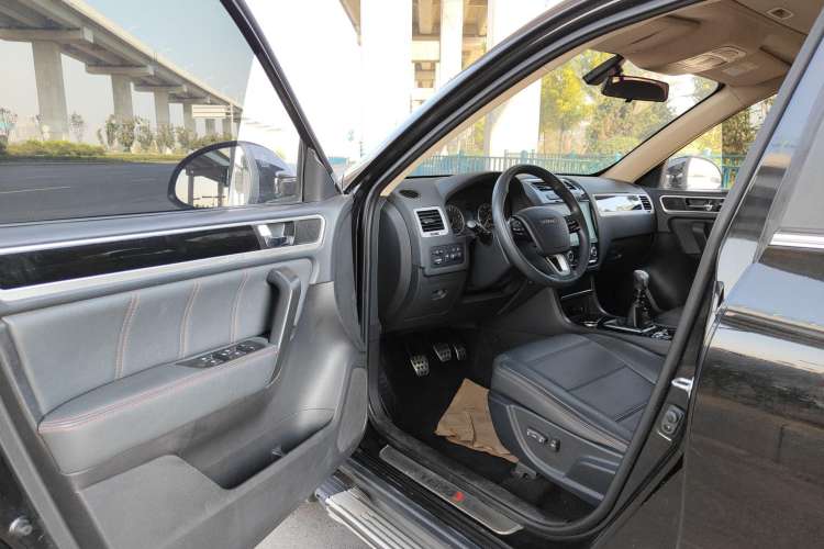 Used Yema T70 2016 Upgraded Model 1.5T Manual Luxury Version Driver Seat