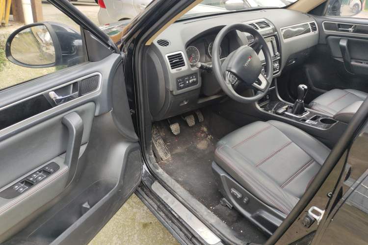 Used Yema T70 2016 1.8L Manual Elite Version Driver Seat