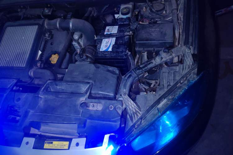 Used Yema T70 2016 1.8T CVT Elegant Model Engine Bay Left