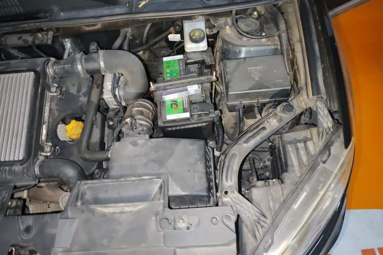Used Yema T70 2016 1.8T CVT Elegant Model Engine Bay Left