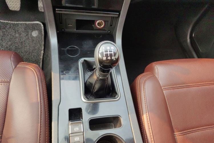 Used Yema T70 2016 Upgraded Model 1.8L Manual Comfort Version Gear Lever