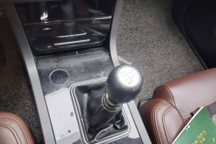 Used Yema T70 2016 Upgraded Model 1.5T Manual Leading Version Gear Lever