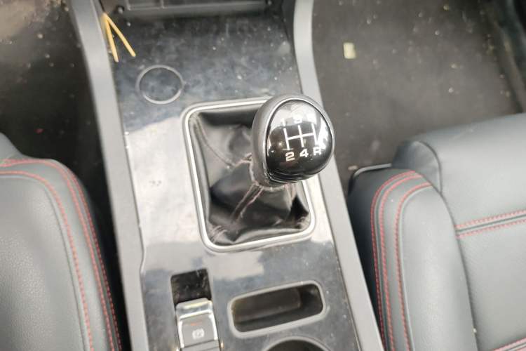 Used Yema T70 2016 1.8L Manual Elite Version Gear Lever