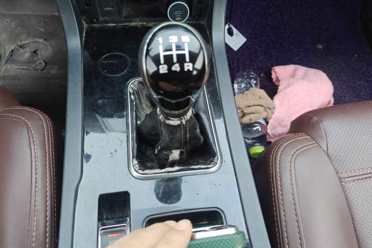 Used Yema T70 2016 Upgraded Model 1.8L Manual Comfort Version Gear Lever