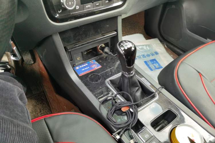 Used Yema T70 2016 Upgraded Model 1.8L Manual Elite Version Gear Lever