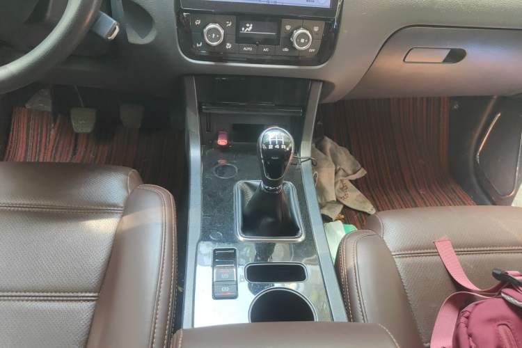 Used Yema T70 2016 Upgraded Model 1.8L Manual Comfort Version Gear Lever