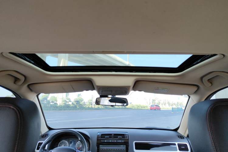 Used Yema T70 2016 Upgraded Model 1.5T Manual Luxury Version Headliner