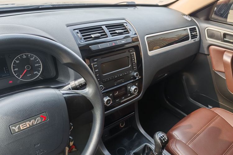 Used Yema T70 2016 Upgraded Model 1.8L Manual Comfort Version Interior 6