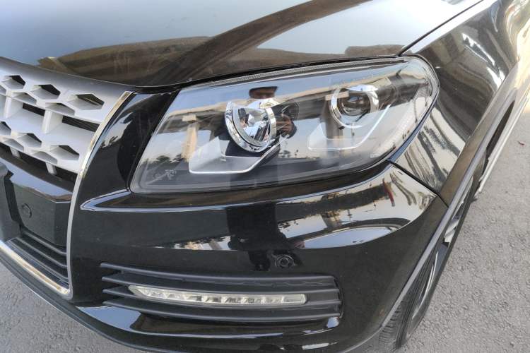 Used Yema T70 2016 Upgraded Model 1.5T Manual Luxury Version Left Front Headlight