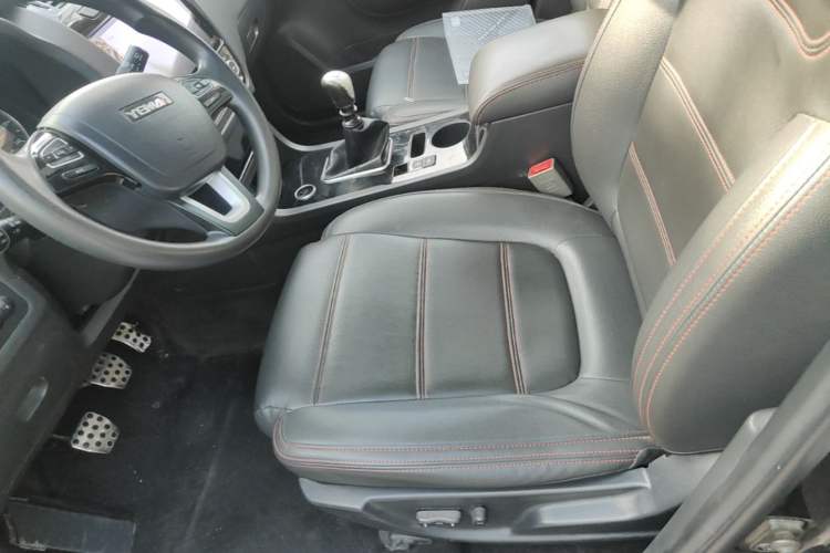 Used Yema T70 2016 Upgraded Model 1.5T Manual Luxury Version Left Front Seat