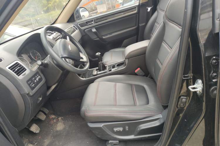 Used Yema T70 2016 1.8L Manual Elite Version Left Front Seat