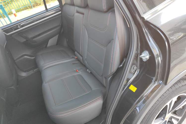 Used Yema T70 2016 Upgraded Model 1.5T Manual Luxury Version Left Rear Seat
