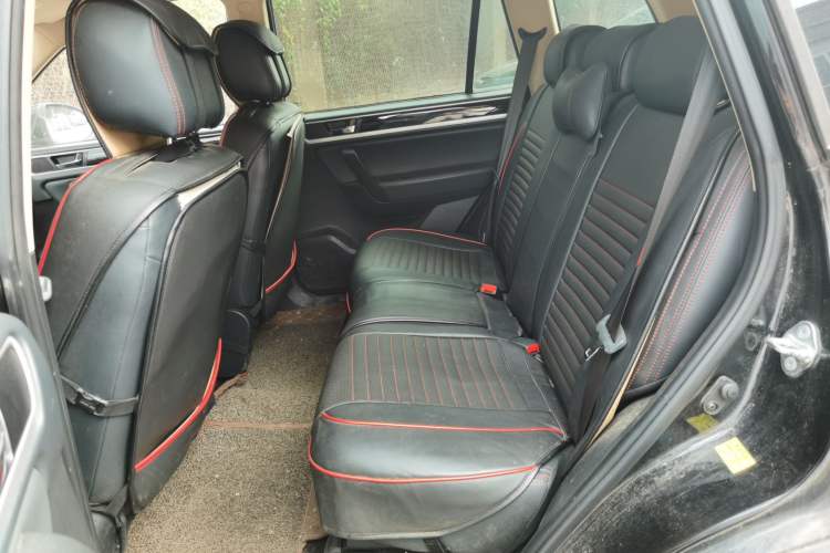 Used Yema T70 2016 Upgraded Model 1.8L Manual Elite Version Left Rear Seat