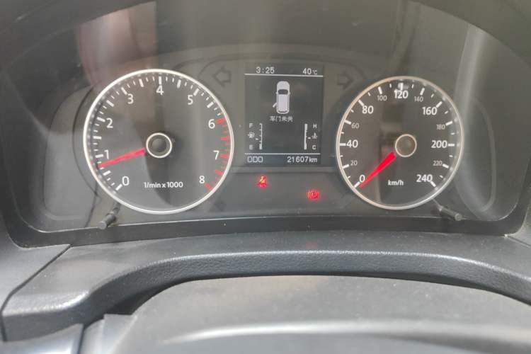Used Yema T70 2016 Upgraded Model 1.8L Manual Comfort Version Odometer Close Up