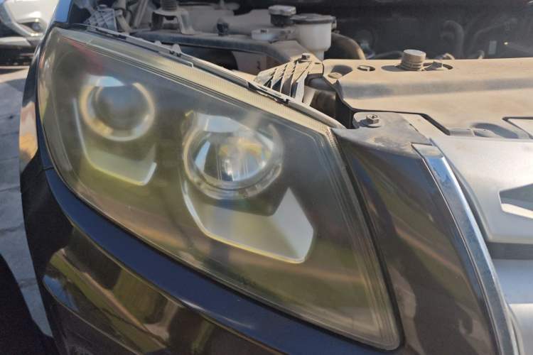 Used Yema T70 2016 Upgraded Model 1.8L Manual Comfort Version Right Front Headlight