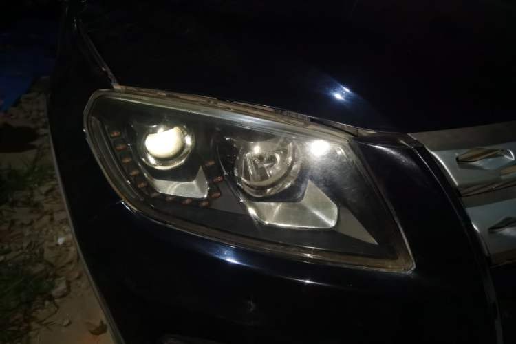 Used Yema T70 2016 Upgraded Model 1.8L Manual Comfort Version Right Front Headlight