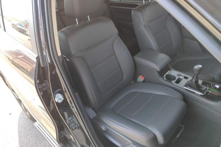 Used Yema T70 2016 Upgraded Model 1.5T Manual Luxury Version Right Front Seat