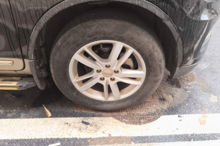 Used Yema T70 2016 1.8T CVT Elegant Model Right Front Wheel Hub