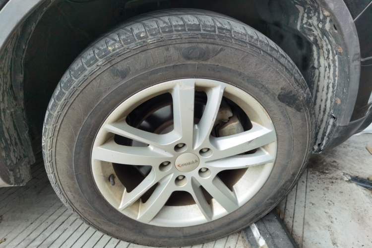 Used Yema T70 2016 Upgraded Model 1.8L Manual Elite Version Right Front Wheel Hub