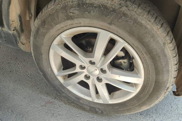 Used Yema T70 2016 Upgraded Model 1.8L Manual Comfort Version Right Front Wheel Hub