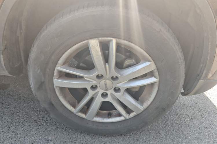 Used Yema T70 2016 Upgraded Model 1.8L Manual Comfort Version Right Front Wheel Hub