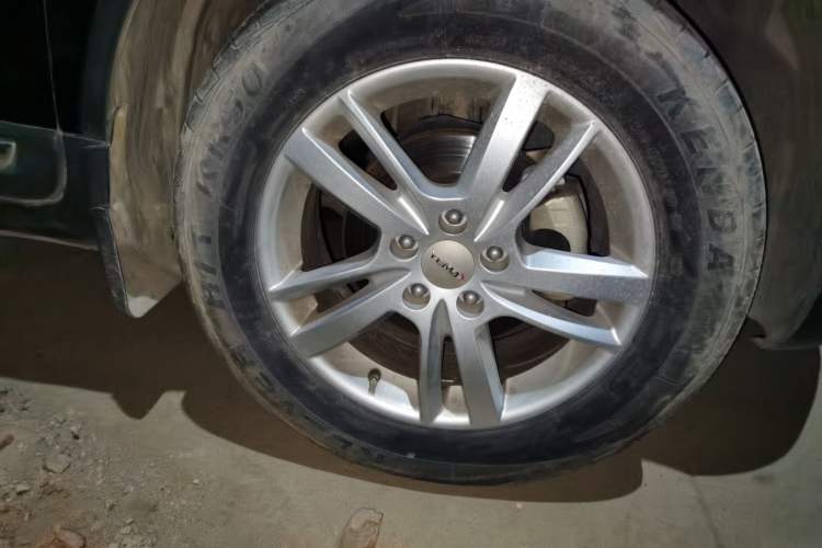 Used Yema T70 2016 Upgraded Model 1.8L Manual Comfort Version Right Front Wheel Hub
