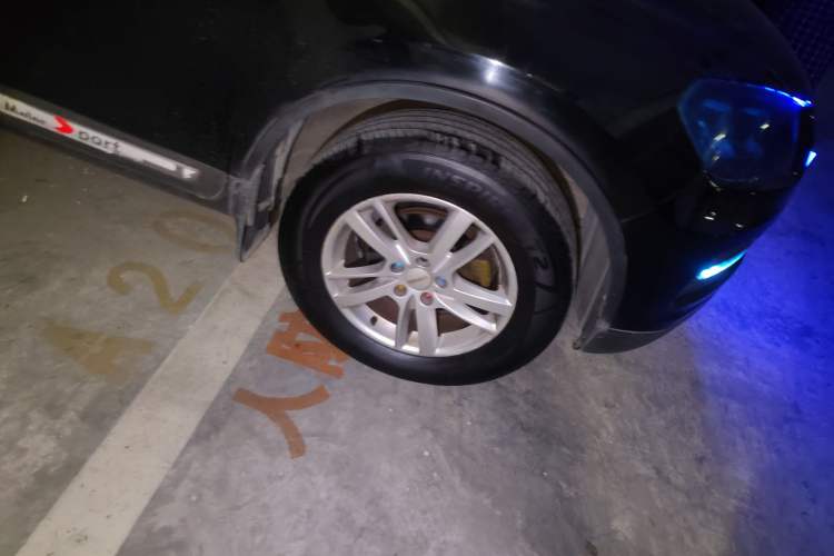 Used Yema T70 2016 1.8T CVT Elegant Model Right Front Wheel Hub