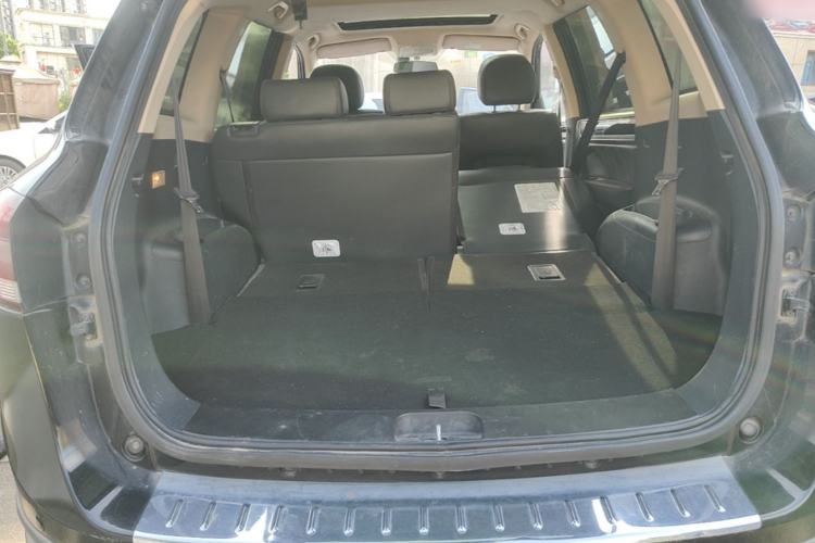 Used Yema T70 2016 Upgraded Model 1.5T Manual Luxury Version Trunk