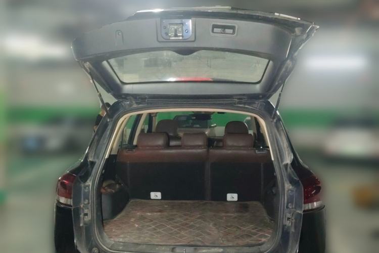 Used Yema T70 2016 Upgraded Model 1.5T Manual Leading Version Trunk