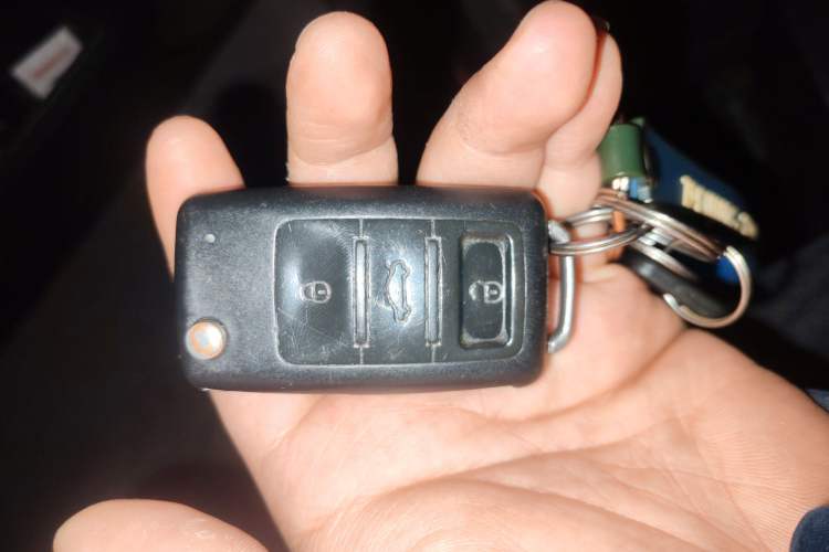 Used Yema T70 2016 1.8T CVT Elegant Model Vehicle Key