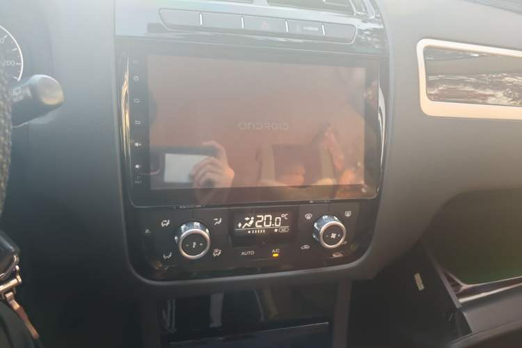 Used Yema T70 2016 Upgraded Model 1.8L Manual Comfort Version Audio And AC Panel