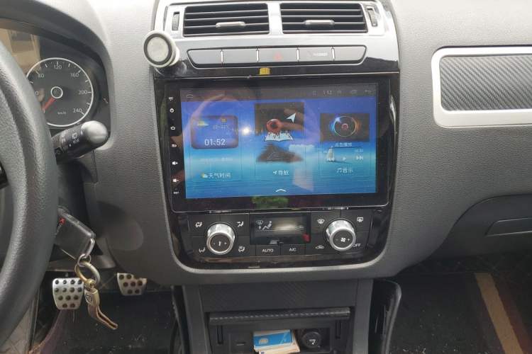 Used Yema T70 2016 Upgraded Model 1.5T Manual Leading Version Audio And AC Panel