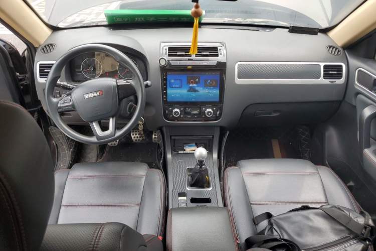 Used Yema T70 2016 Upgraded Model 1.5T Manual Leading Version Center Console