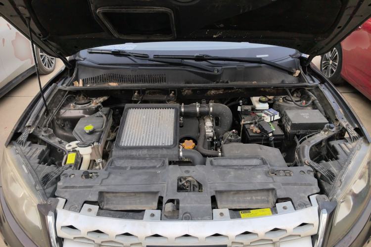 Used Yema T70 2016 Upgraded Model 1.8T CVT Flagship Edition Engine Bay