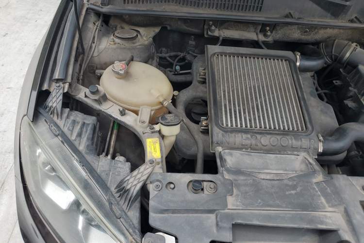 Used Yema T70 2016 Upgraded Model 1.5T Manual Leading Version Engine Bay Right