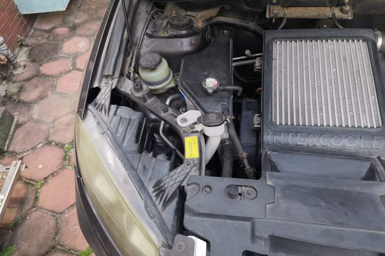 Used Yema T70 2016 1.8T CVT Elegant Model Engine Bay Right
