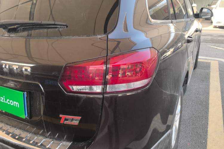 Used Yema T70 2016 1.8T CVT Elegant Model Exterior 3